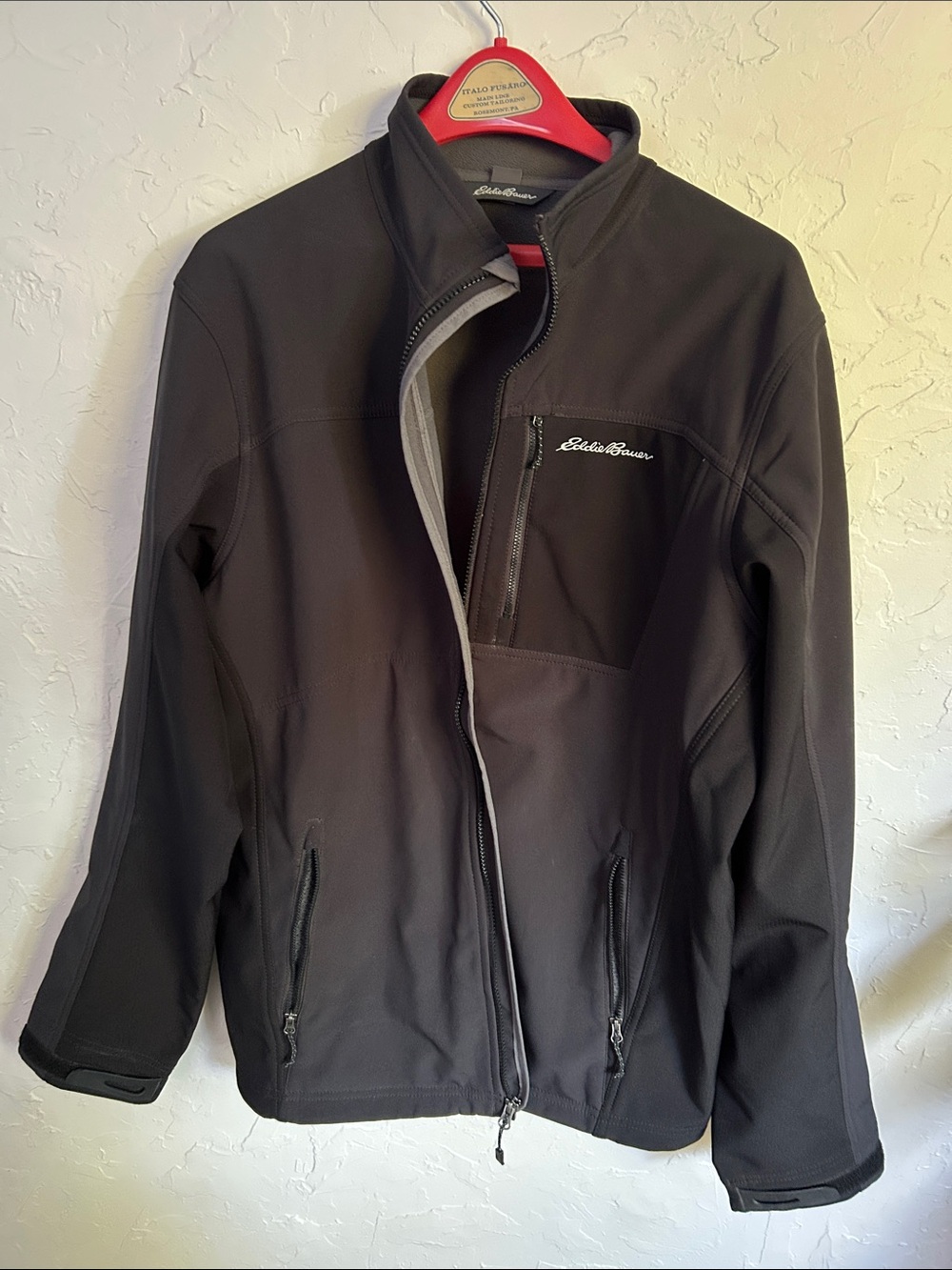 Eddie Bauer Men's Dark Black Softshell Performance Jacket